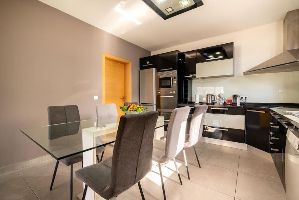 Villa Casa Mia, A Dream Spot With Heated Pool Arco da Calheta  Exterior foto